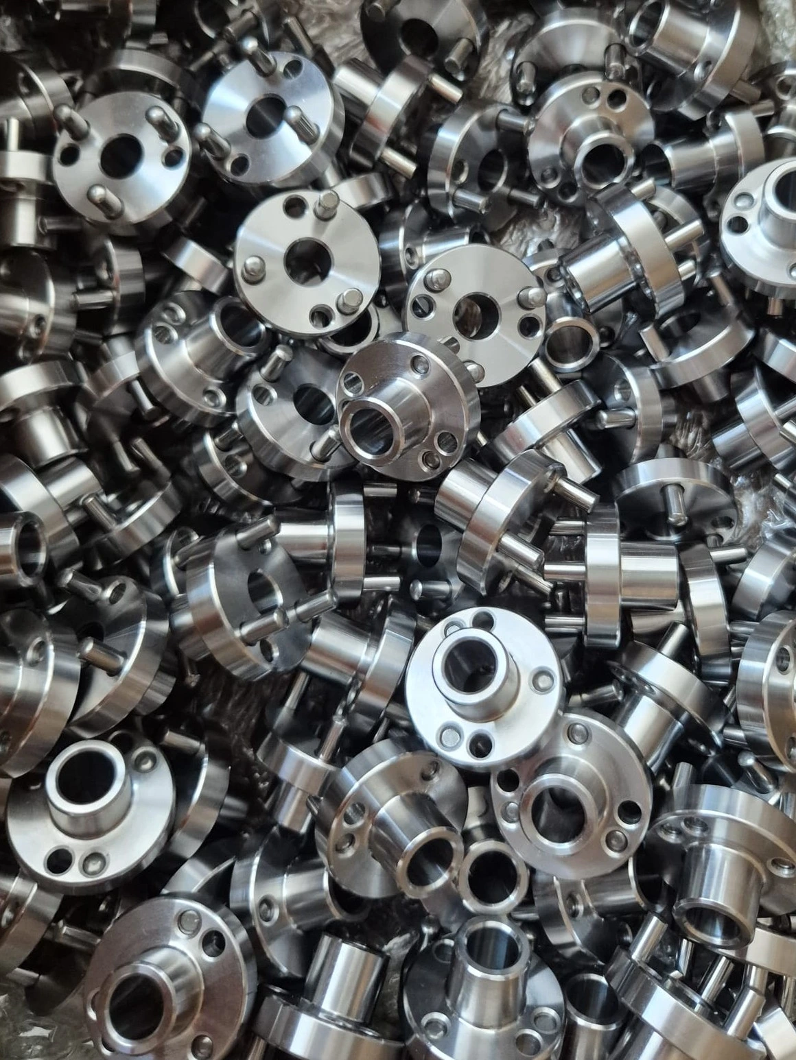 Üç pimli özel somun imalat örneği